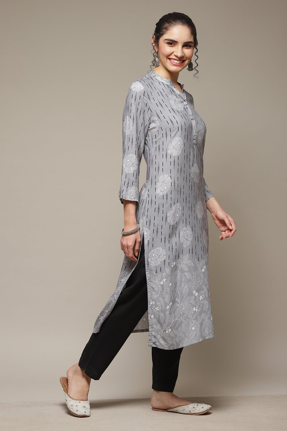 Grey LIVA Straight Kurta image number 5